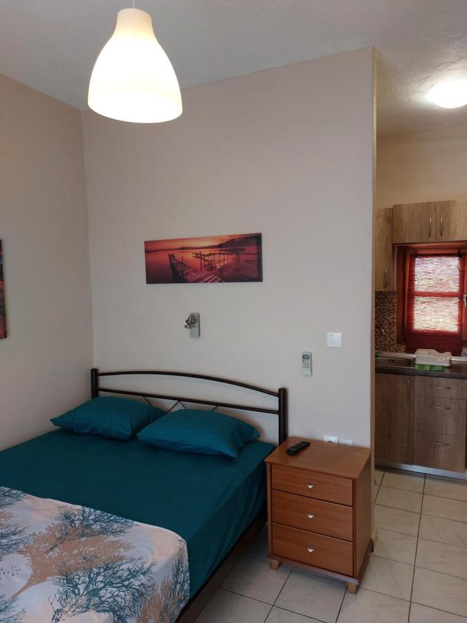 Athina Vourvourou Apartments Екстериор снимка